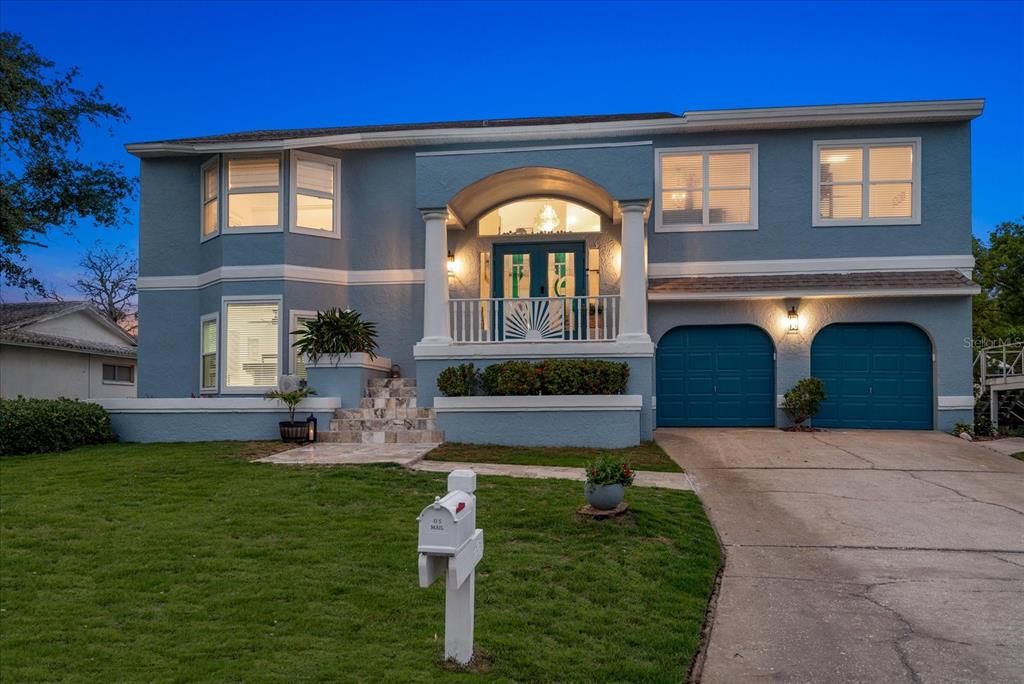Attached, Exterior, Facade, Raised Ranch