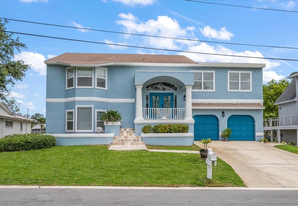 Attached, Exterior, Facade, Raised Ranch