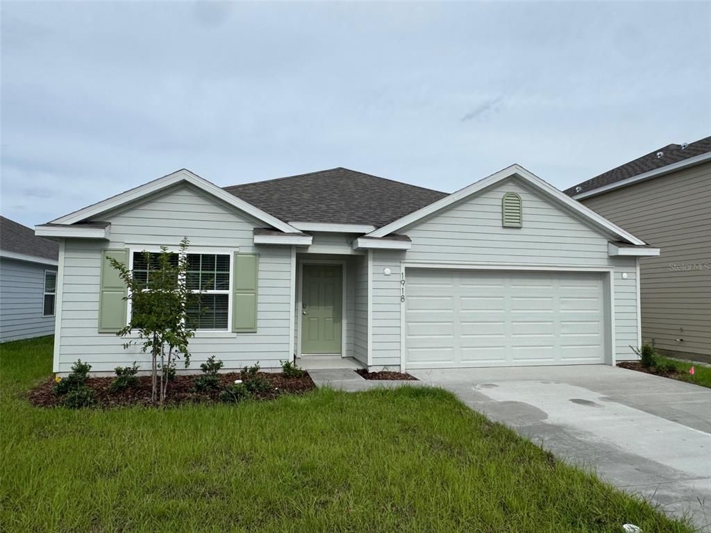 Attached, Exterior, Facade, Ranch