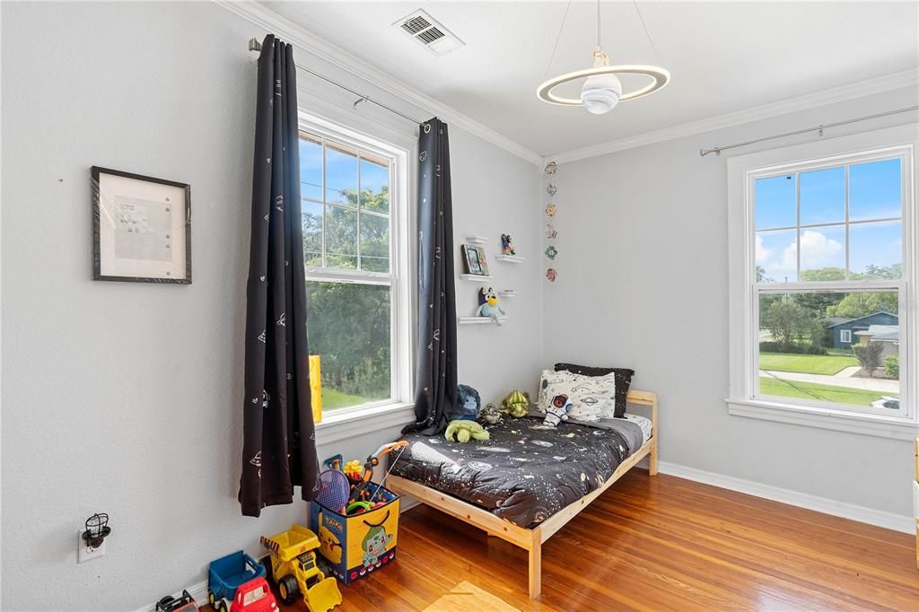 Bedroom, Interior, Pendant Lights, Wood Texture Flooring