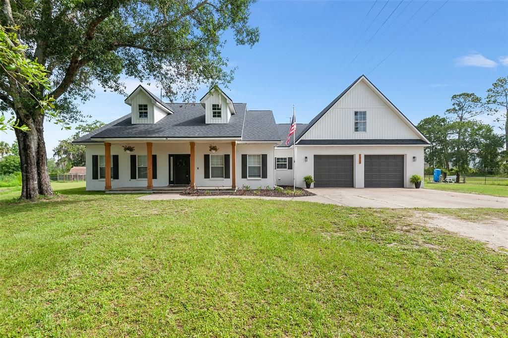 Attached, Exterior, Facade, Farmhouse