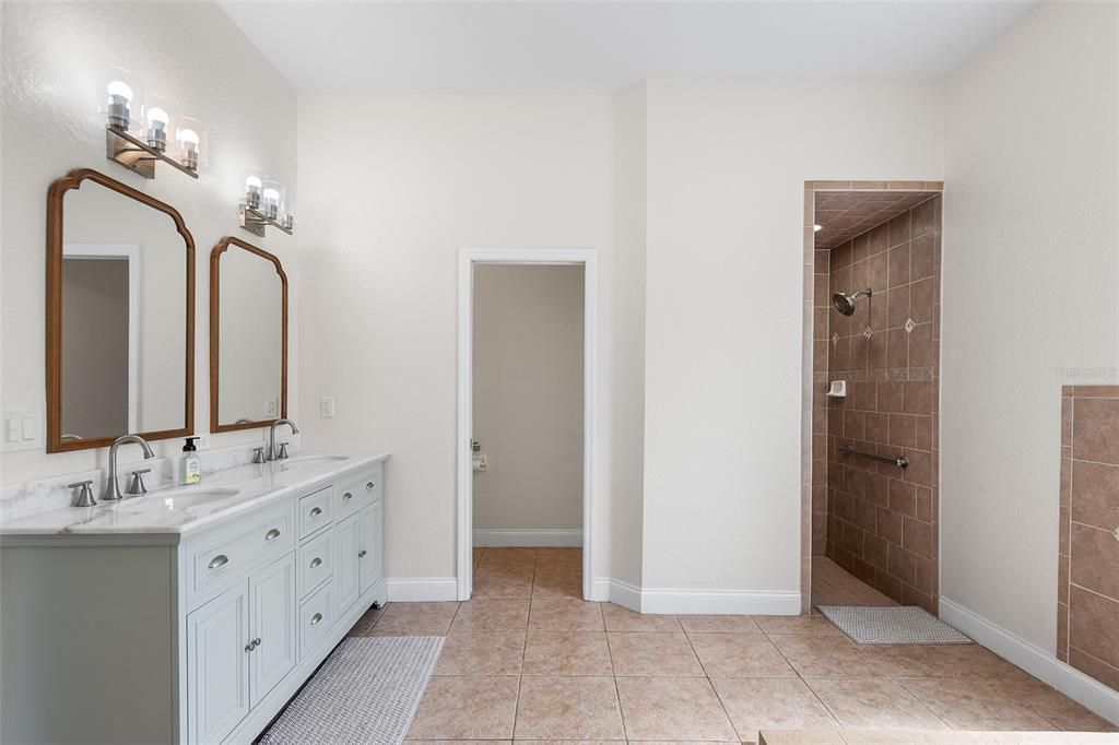 Bathroom, Dual Sink Vanities, Interior