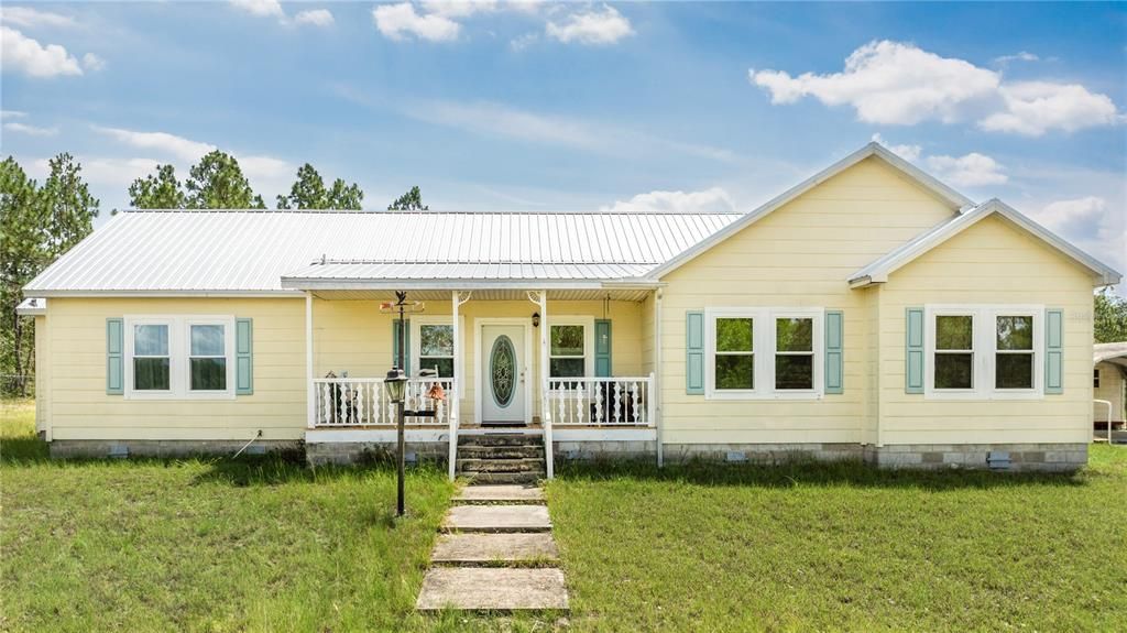 Backyard, Exterior, Facade, Ranch