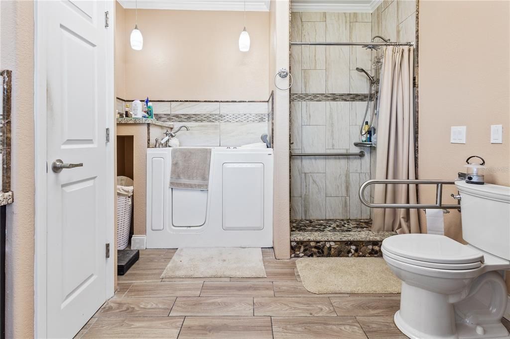 Bathroom, Interior, Pendant Lights