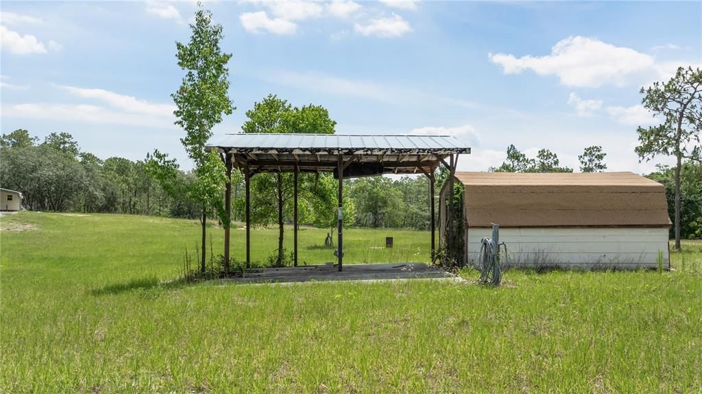 Backyard, Exterior