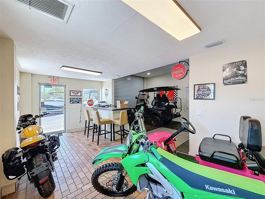 Dining room, Interior, Recessed Lighting
