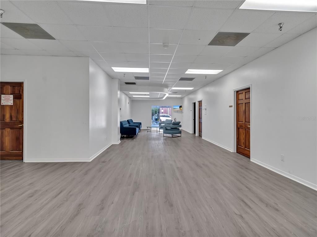 Interior, Recessed Lighting, Wood Texture Flooring