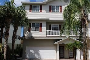 Attached, Exterior, Facade, American Craftsman