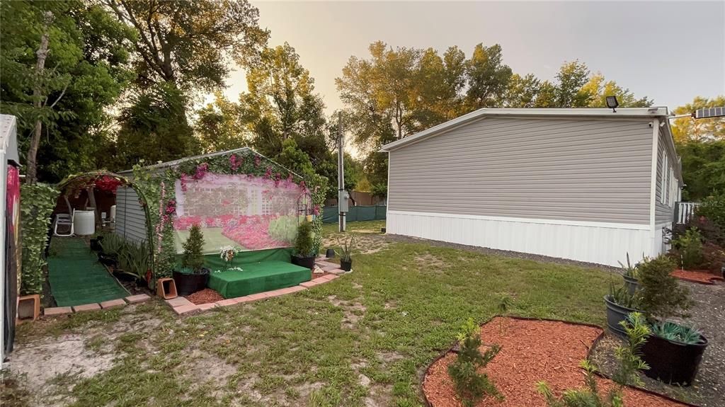 Backyard, Exterior