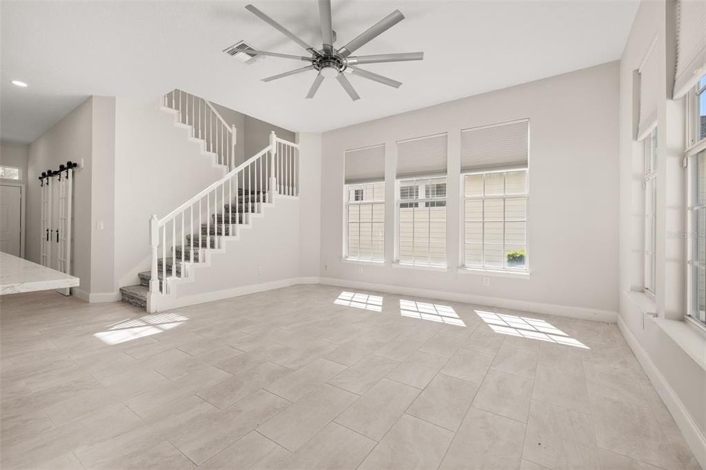 Empty room, Interior, Recessed Lighting