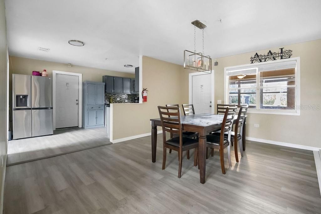 Dining room, Interior, Kitchen, Pendant Lights, Recessed Lighting, Wood Texture Flooring