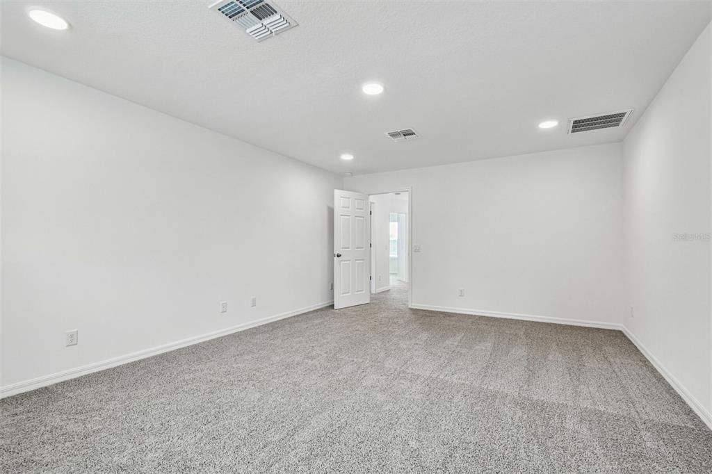 Empty room, Interior, Recessed Lighting