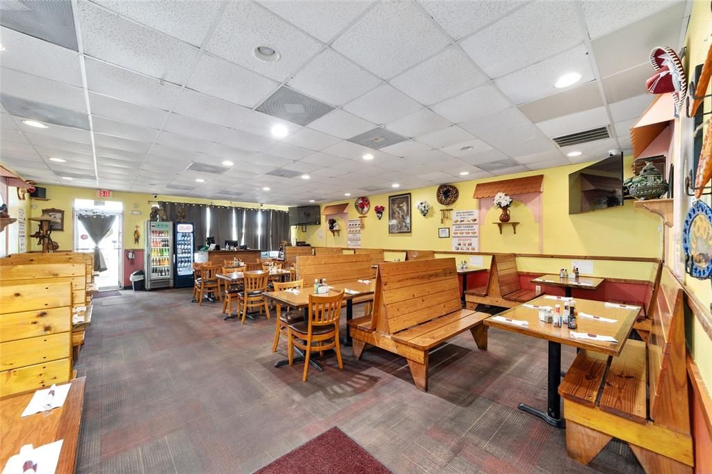 Dining room, Interior, Recessed Lighting