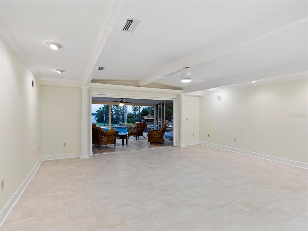 Dining room, Interior, Recessed Lighting