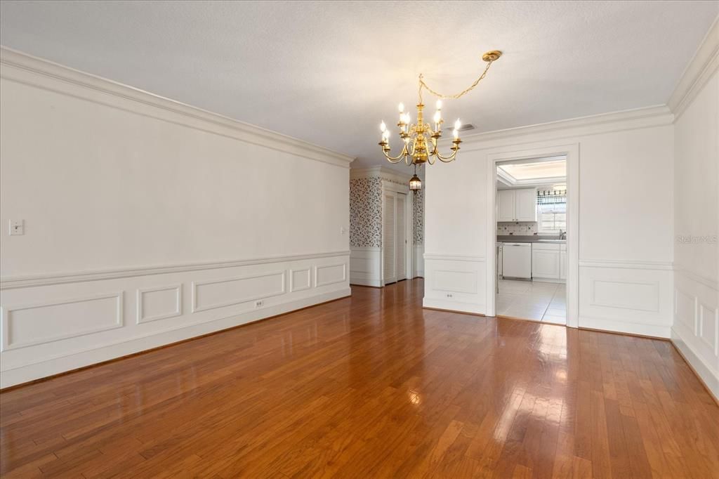 Chandelier, Empty room, Interior, Wood Texture Flooring