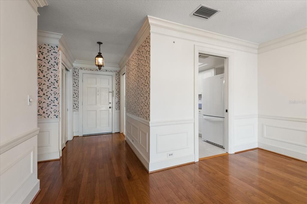 Interior, Pendant Lights, Wood Texture Flooring