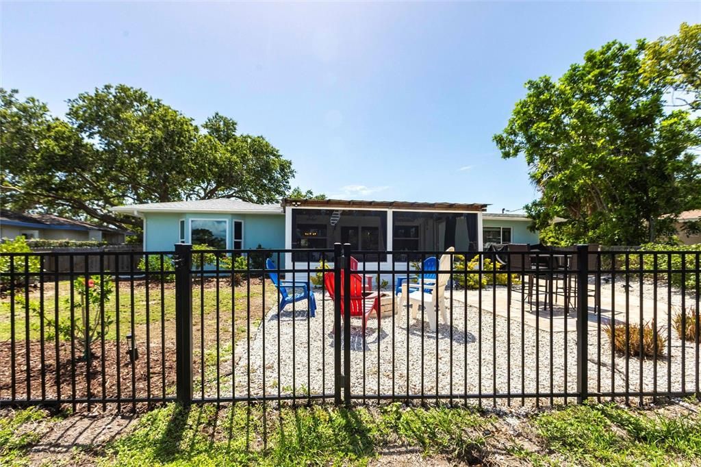 Backyard, Exterior