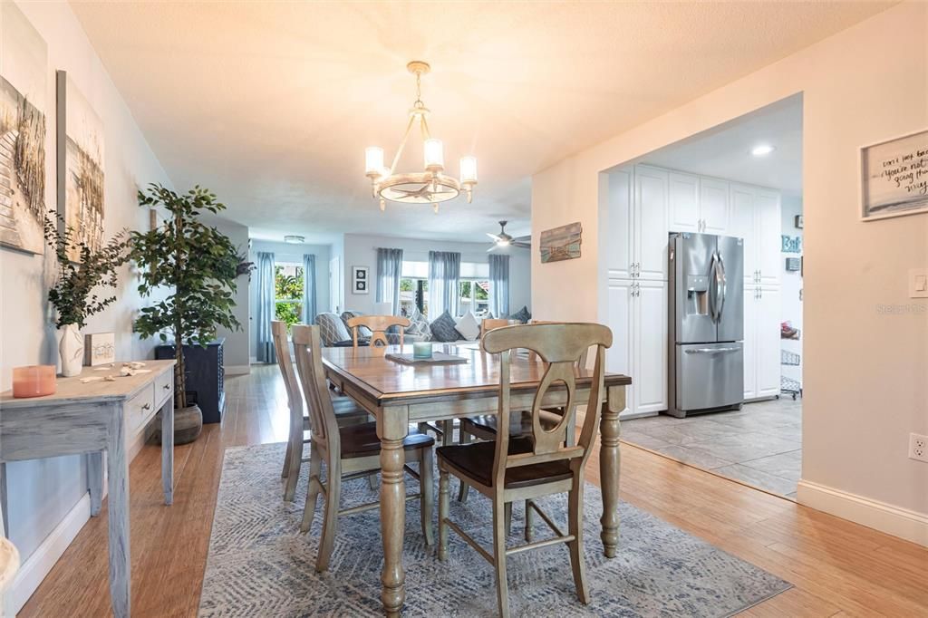 Chandelier, Dining room, Interior, Kitchen, Recessed Lighting, Wood Texture Flooring