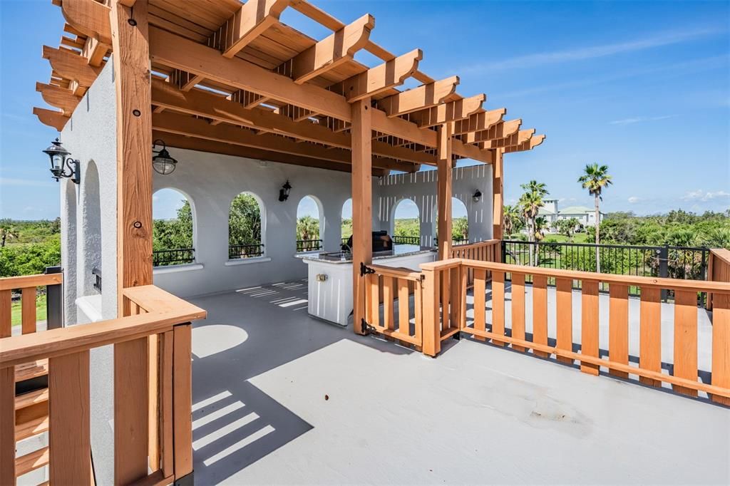 Exterior, Outdoor Kitchen