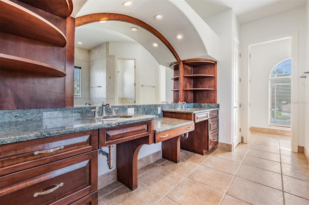 Bathroom, Dual Sink Vanities, Interior, Recessed Lighting