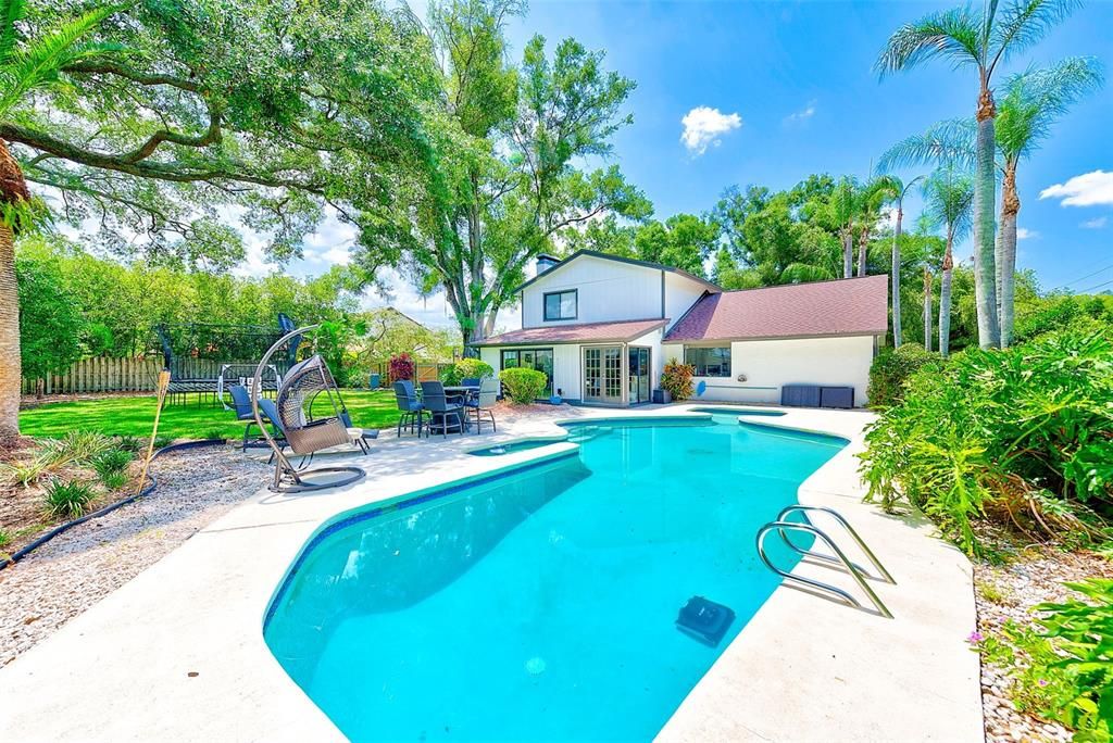 Exterior, Pool