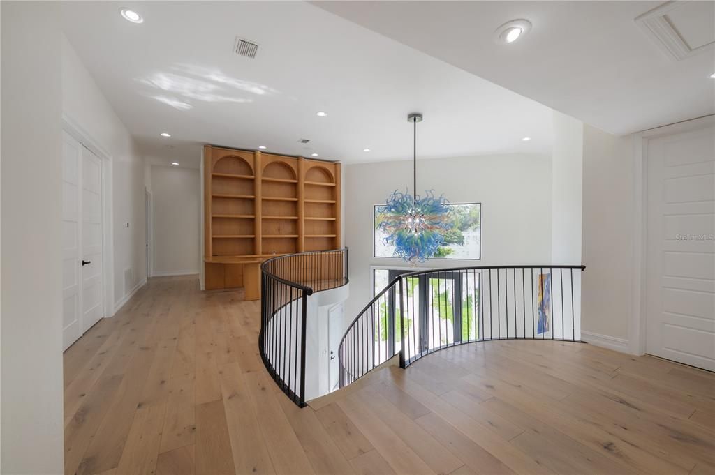 Interior, Recessed Lighting, Wood Texture Flooring