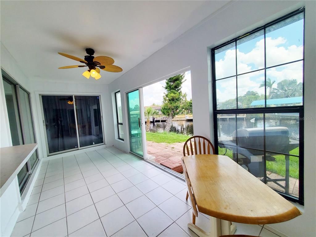 Dining room, Interior, Sun Room, Water