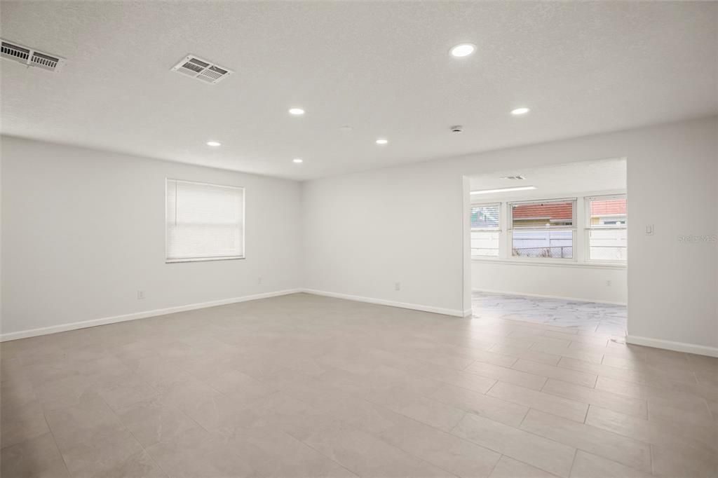 Empty room, Interior, Marble, Recessed Lighting