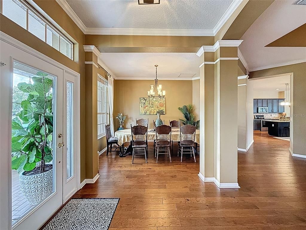 Chandelier, Dining room, Interior, Kitchen, Pendant Lights, Wood Texture Flooring