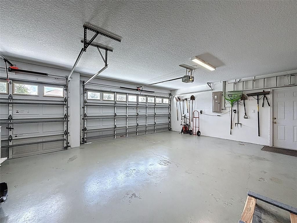Garage, Interior