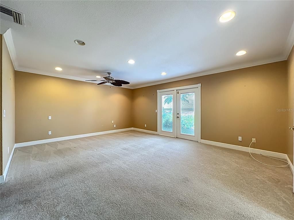 Empty room, Interior, Recessed Lighting