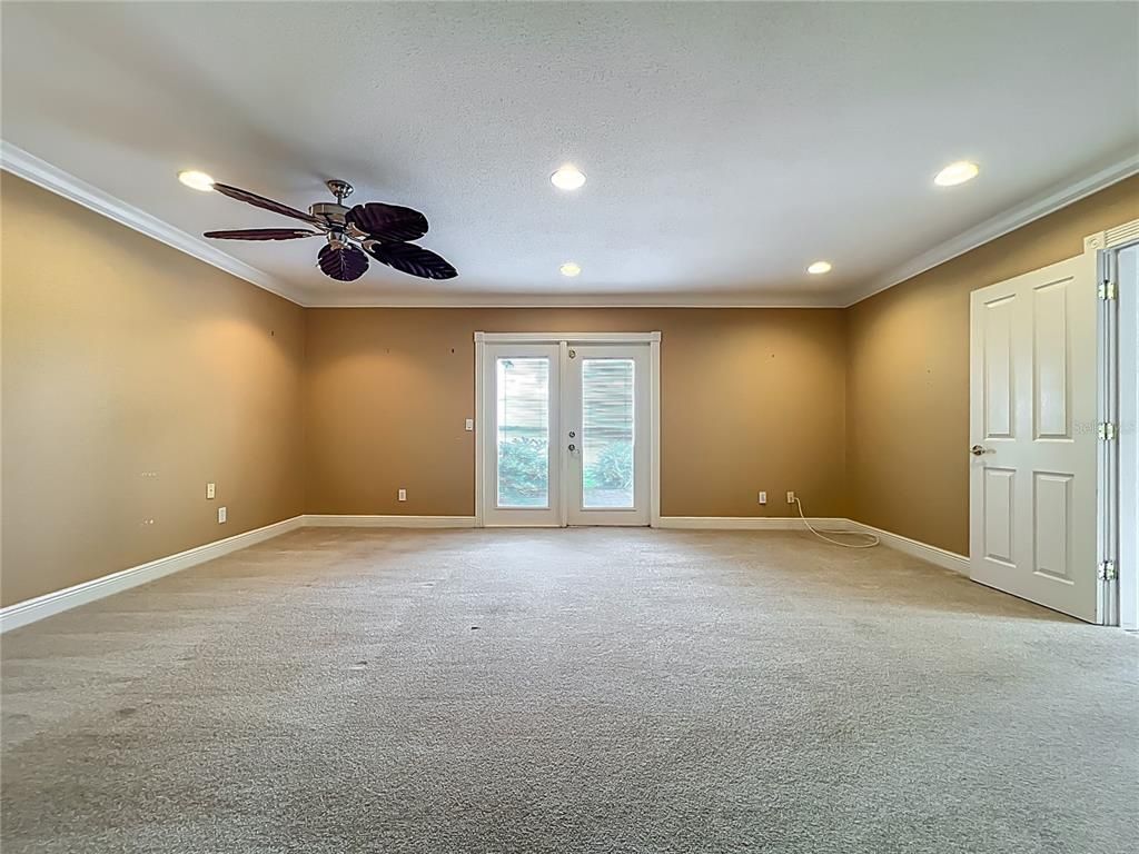Empty room, Interior, Recessed Lighting