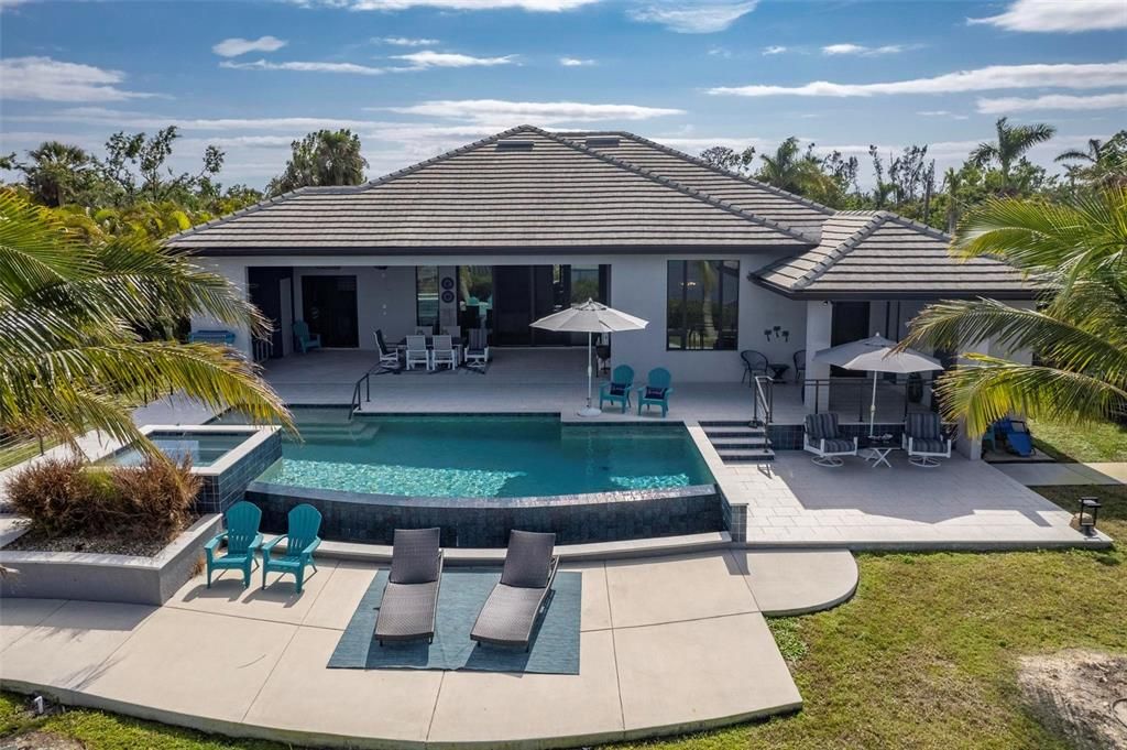 Exterior, Pool