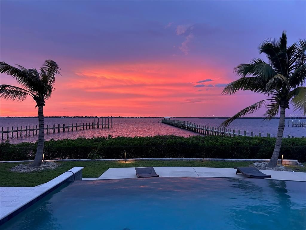 Exterior, Pool, Water