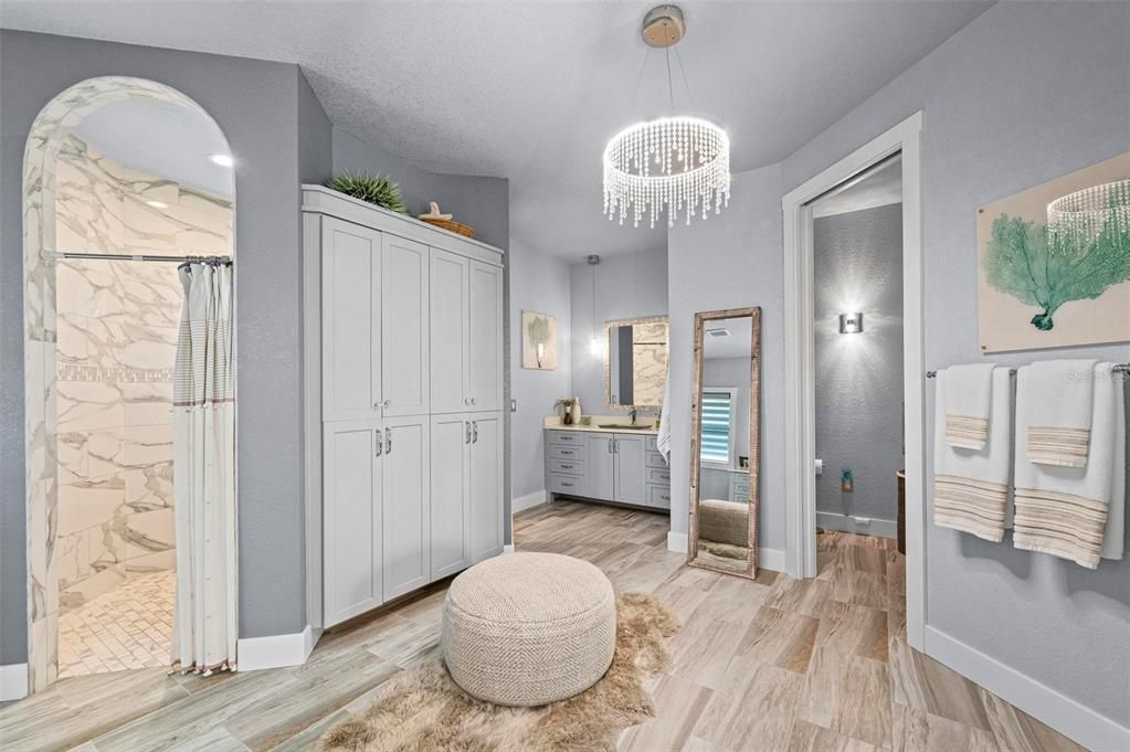 Bathroom, Chandelier, Interior, Marble Walls, Pendant Lights, Recessed Lighting, Wood Texture Flooring