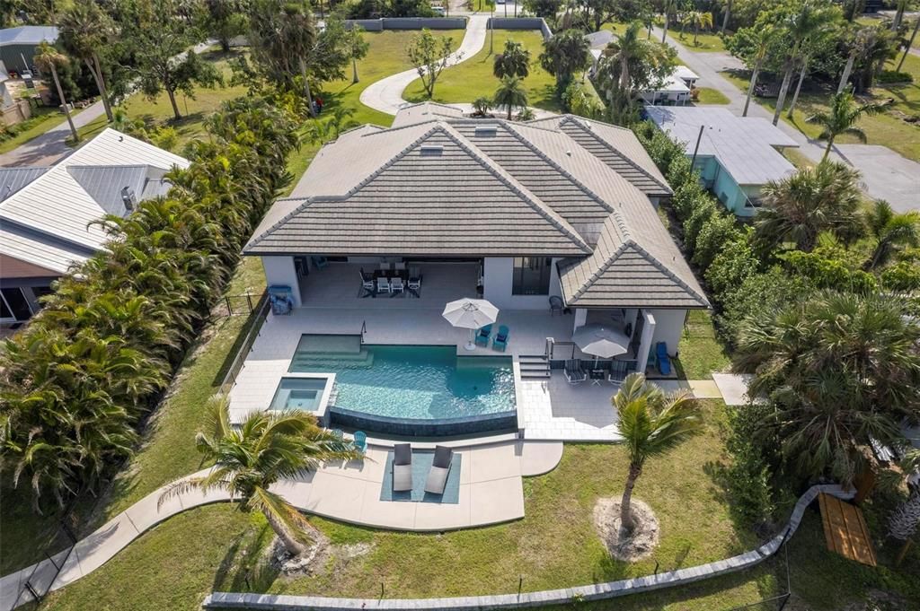 Exterior, Drone