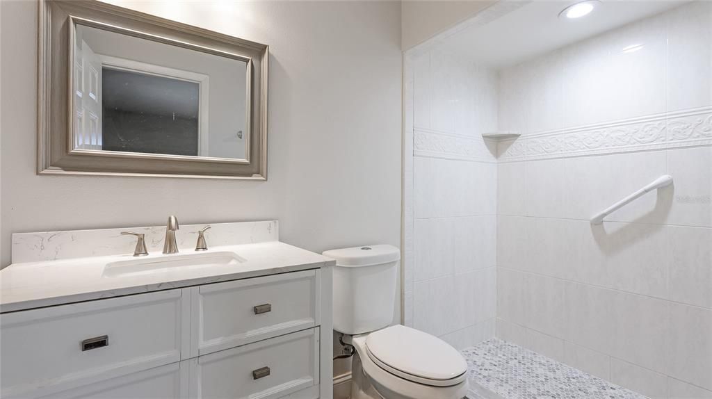 Bathroom, Interior, Recessed Lighting