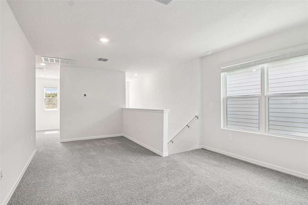 Empty room, Interior, Recessed Lighting