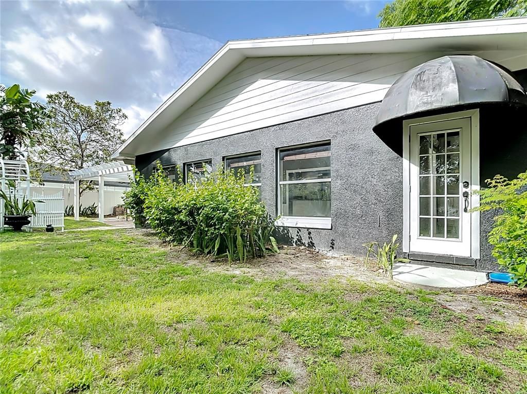 Backyard, Exterior