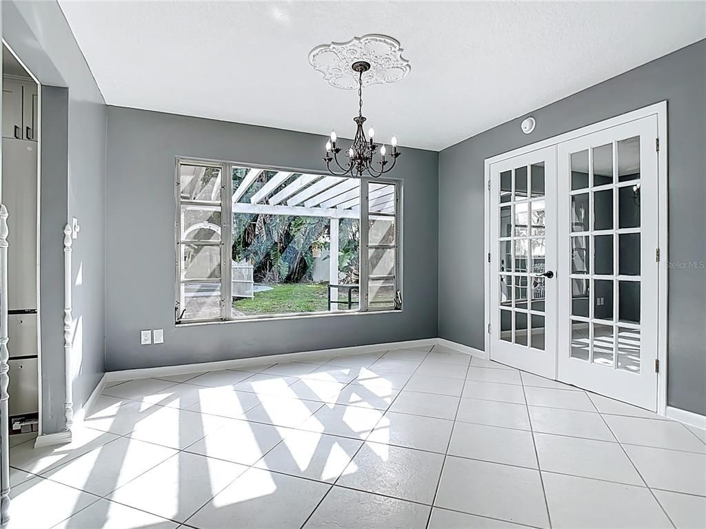 Chandelier, Empty room, Interior