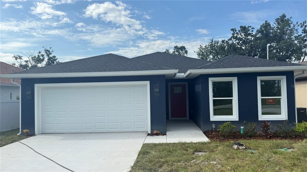 Attached, Exterior, Facade, Ranch
