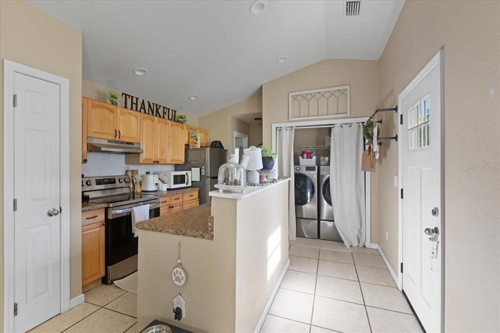 Interior, Kitchen, Recessed Lighting, Washer
