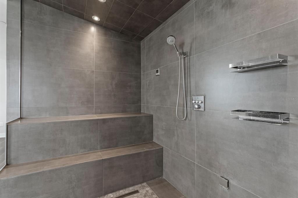 Bathroom, Interior, Recessed Lighting