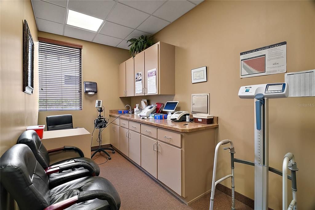 Home Office, Interior
