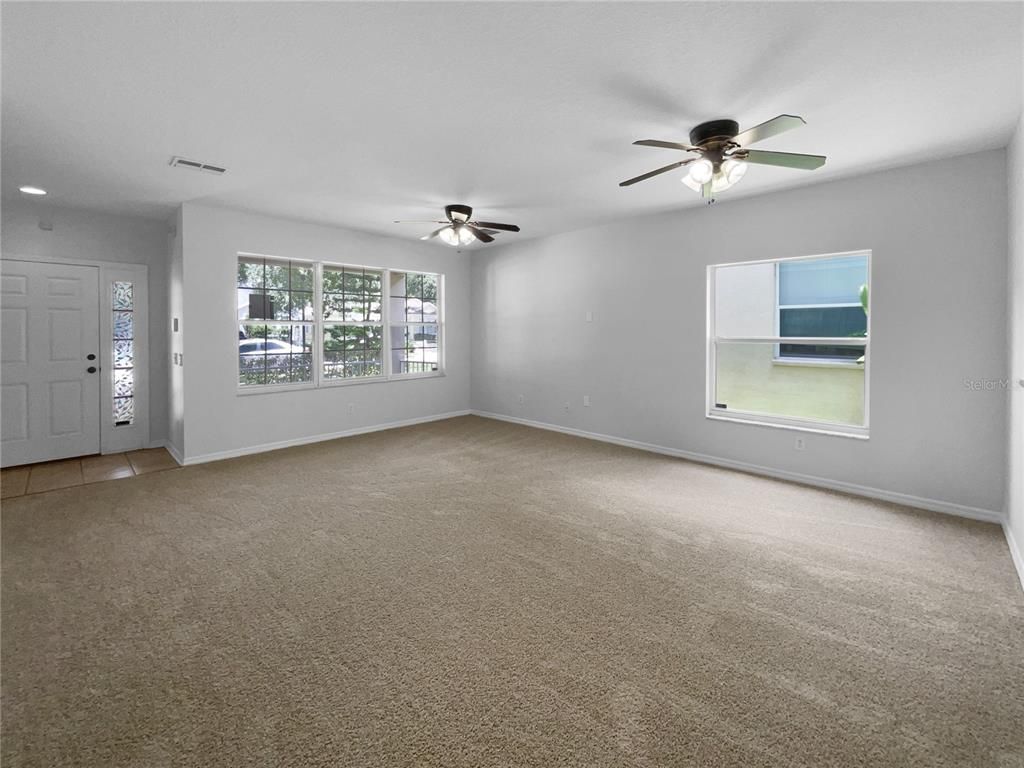 Empty room, Interior, Recessed Lighting