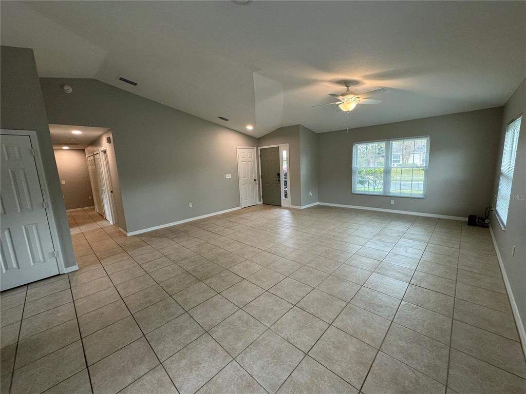 Empty room, Interior, Recessed Lighting