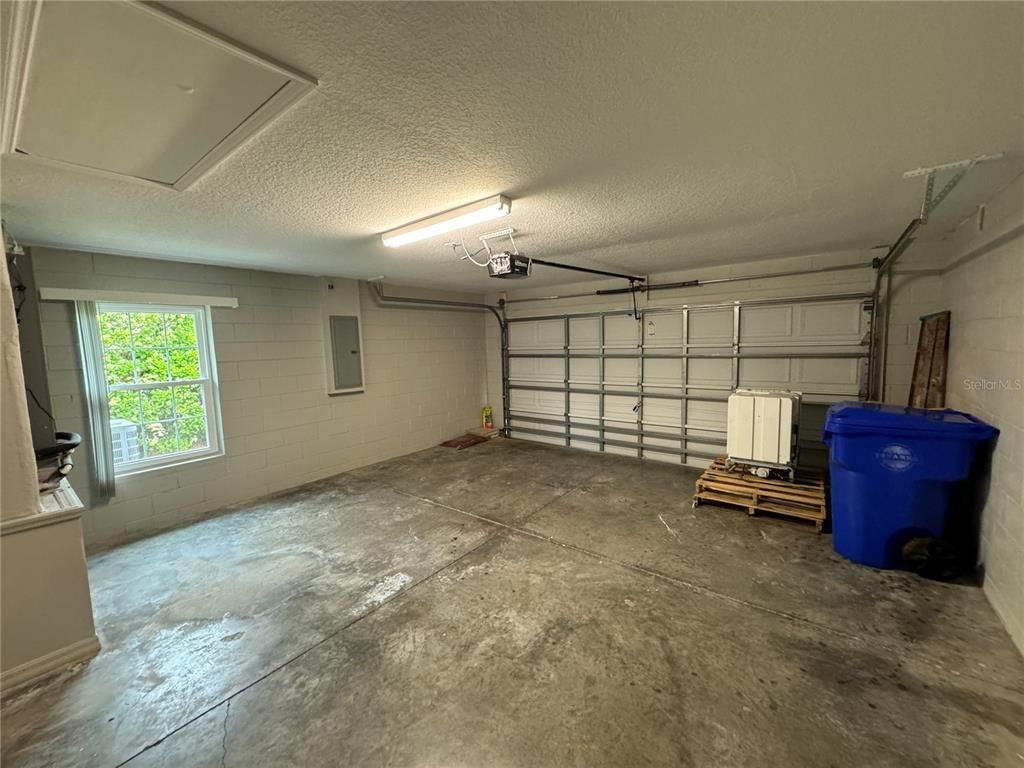 Garage, Interior