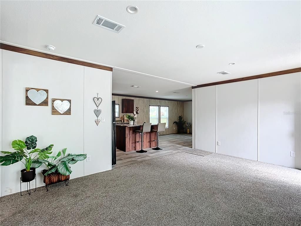 Empty room, Interior, Recessed Lighting
