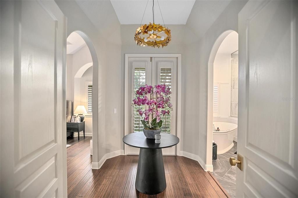 Bathroom, Interior, Pendant Lights, Wood Texture Flooring