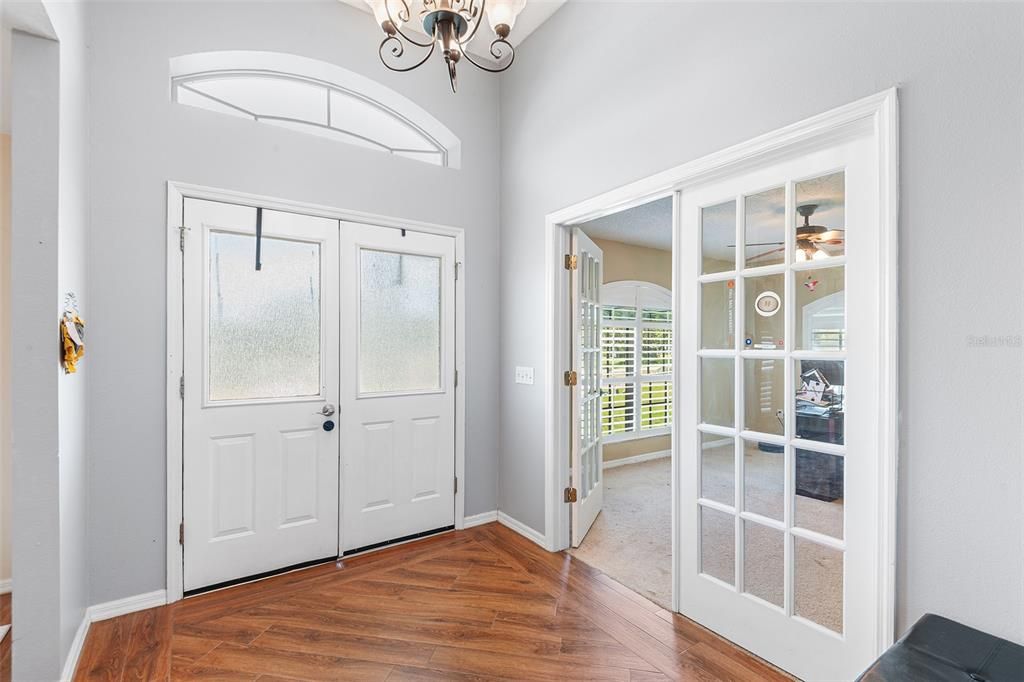 Chandelier, Interior, Wood Texture Flooring